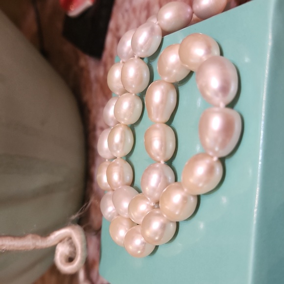 Blush Pearl Necklace - Picture 2 of 3